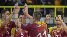 Liberečtí volejbalisté slaví povedenou finálovou akci. Liberečtí volejbalisté slaví povedenou finálovou akci.