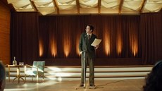 Záběr z filmu Humorista Záběr z filmu Humorista