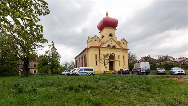 Sbor Sv. Cyrila a Metodje CSH postaven v Chudobn v prvn polovin 20. let. Nalevo od chrmu stoj fara