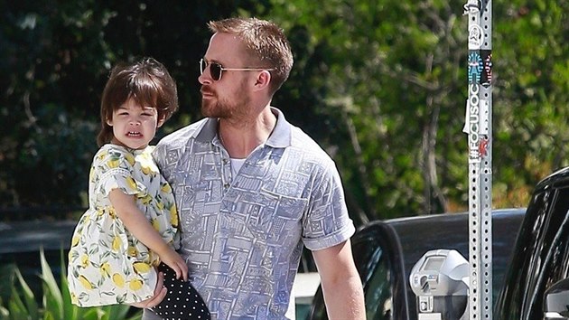 Ryan Gosling a jeho dcery Amanda Lee a Esmeralda Amanda (Los Angeles, 1. jna 2018)