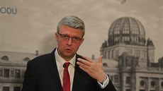 Premiér Andrej Babiš uvedl do funkce ministra průmyslu a obchodu Karla... Premiér Andrej Babiš uvedl do funkce ministra průmyslu a obchodu Karla...