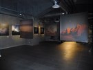 Kristýna Erbenová vystavuje fotografie v Galerii České spořitelny pod názvem The Limit of Blue Hranice modré. Kristýna Erbenová vystavuje fotografie v Galerii České spořitelny pod názvem The Limit of Blue Hranice modré.