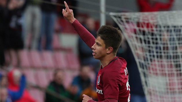 Adam Hložek ze Sparty slaví svůj zásah v zápase s Baníkem Ostrava. Adam Hložek ze Sparty slaví svůj zásah v zápase s Baníkem Ostrava.