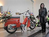 Lidé na bohoslužbě také zapalovali svíčky za motorkáře, kteří už nejezdí po... Lidé na bohoslužbě také zapalovali svíčky za motorkáře, kteří už nejezdí po...