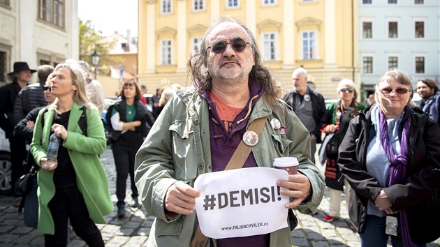 Prask demonstrace proti postupu ministra kultury Antonna Staka pi odvoln editele NG Jiho Fajta a editele Muzea umn Olomouc Michala Soukupa. (30. dubna 2019)