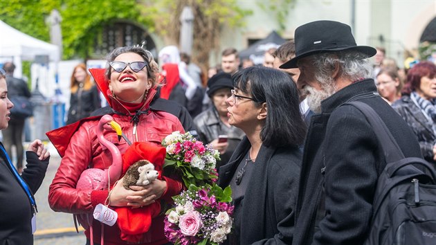 Krlovnou letonho Olomouckho majlesu Univerzity Palackho je hereka Erika Strkov znm pedevm ze serilu Most! V ele prvodu projela centrem Olomouce a zahjila tak hlavn program akce. (kvten 2019)