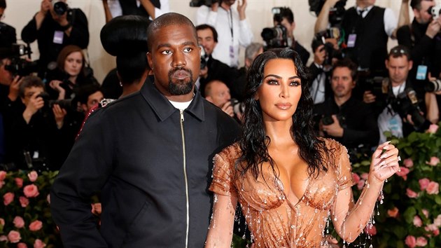 Kim Kardashianov a Kanye West na Met Gala (New York, 6. kvtna 2019)