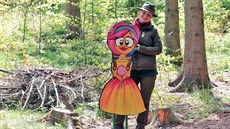 Na tříkilometrovém okruhu stezky v karlovarských lázeňských lesích je osazeno... Na tříkilometrovém okruhu stezky v karlovarských lázeňských lesích je osazeno...