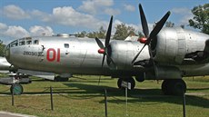 Bombardér Tupolev Tu-4 v leteckém muzeu v Moninu (rok 2012) Bombardér Tupolev Tu-4 v leteckém muzeu v Moninu (rok 2012)