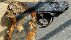 Na začátku loňského května našli dělníci při čištění koryta Bíliny pod jedním z... Na začátku loňského května našli dělníci při čištění koryta Bíliny pod jedním z...