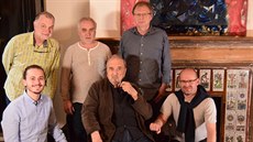 Z natáčení dokumentu o Milanu Kunderovi: scenárista J.C. Carriere se štábem... Z natáčení dokumentu o Milanu Kunderovi: scenárista J.C. Carriere se štábem...