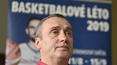 Ronen Ginzburg na tiskové konferenci české basketbalové reprezentace Ronen Ginzburg na tiskové konferenci české basketbalové reprezentace