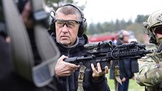 Premiér Andrej Babiš při návštěvě speciálních vojenských sil generála Moravce.... Premiér Andrej Babiš při návštěvě speciálních vojenských sil generála Moravce....