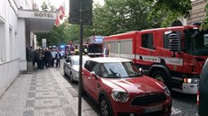 V ulici Jana Masaryka v Praze 2 zasahovalo v neděli v 6 hodin ráno několik... V ulici Jana Masaryka v Praze 2 zasahovalo v neděli v 6 hodin ráno několik...