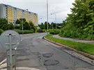 Rozhodl jsem vám napsat o neřešeném problému v ulici Pod Hranicí v Praze Nových Butovicích. Již 3 roky se snažím upozorňovat na nebezpečný úsek v ulici Pod Hranicí v místě odbočení doleva do ulice V Hůrkách.
Při odbočování má řidič protijedoucí vozy scho Rozhodl jsem vám napsat o neřešeném problému v ulici Pod Hranicí v Praze Nových Butovicích. Již 3 roky se snažím upozorňovat na nebezpečný úsek v ulici Pod Hranicí v místě odbočení doleva do ulice V Hůrkách.
Při odbočování má řidič protijedoucí vozy scho