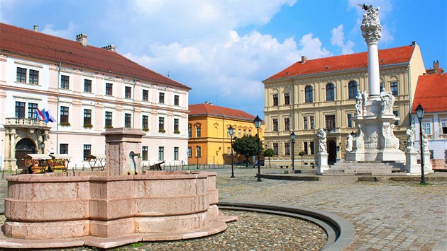 Hlavní pevnostní náměstí v Osijeku Hlavní pevnostní náměstí v Osijeku