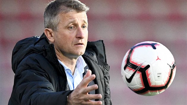 Sparťanský trenér Michal Horňák během utkání proti Liberci. Sparťanský trenér Michal Horňák během utkání proti Liberci.