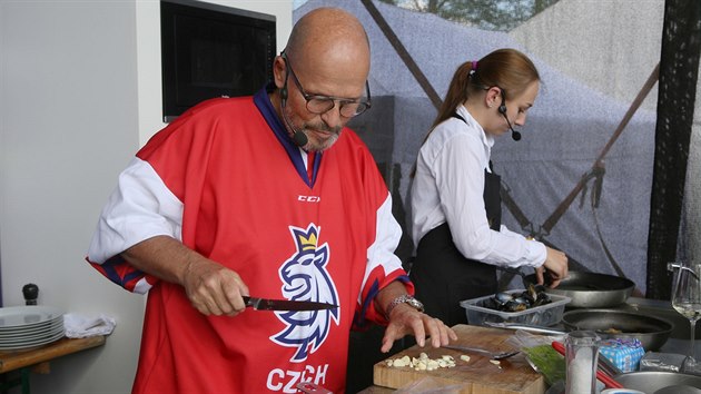 Cooking show Zdeka Pohlreicha patila k tahkm akce Beko Fresh Festival Plze 2019.  Monost sledovat pi prci znmho kuchae si nenechalo ujt velk mnostv nvtvnk festivalu.