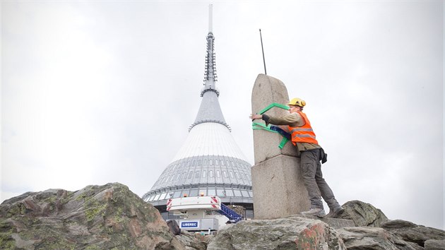 Skoro ti tuny vc obelisk potebuje opravu.