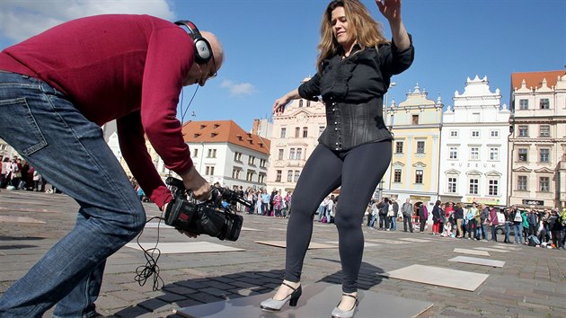 Stepask flash mob na nmst Republiky v Plzni a stepovn pod irm nebem je soust 6. ronku Plzeskho festivalu stepu. Skladbu The Greatest Show tancovalo vce ne sto stepa. (17.5.2019)