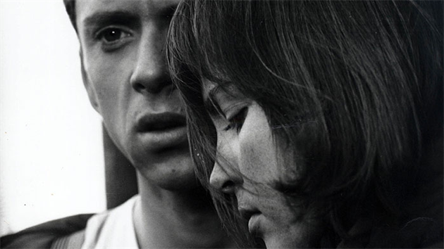 Jaromr Hanzlk a Zuzana Cignov ve filmu Romance pro kdlovku (1966)