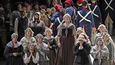 Závěrečná scéna z Poulencových Dialogů Karmelitek v Metropolitní opeře Závěrečná scéna z Poulencových Dialogů Karmelitek v Metropolitní opeře