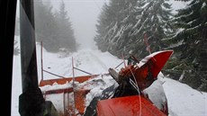 Sníh na vozovce z Horních Míseek k Vrbatov boud