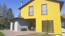 Čtyřčlenná rodina si za Prahou postavila rodinný dům. Čtyřčlenná rodina si za Prahou postavila rodinný dům.