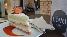 V elegantní stylovou kavárnu LOVO Café se proměnila bývalá zakouřená hospoda v... V elegantní stylovou kavárnu LOVO Café se proměnila bývalá zakouřená hospoda v...