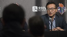 Joe Tsai, majitel klubu New York Liberty, na tiskové konferenci Joe Tsai, majitel klubu New York Liberty, na tiskové konferenci