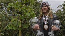 Ester Ledecká v pražské botanické zahradě, kde zasadila strom v rámci projektu... Ester Ledecká v pražské botanické zahradě, kde zasadila strom v rámci projektu...
