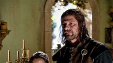 Maisie Williamsová a Sean Bean v seriálu Hra o trny (2011)