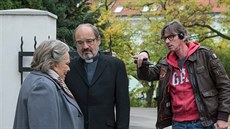 Jiina Bohdalová, Viktor Preiss a reisér Jií Strach pi natáení filmu Klec