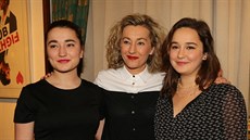 Vanda Hybnerová a její dcery Antonie a Josefína Railovovy (16. února 2016)