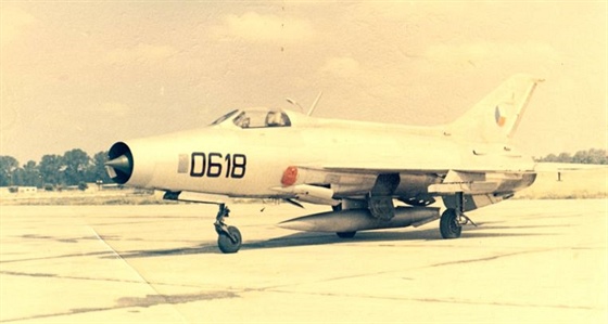 MiG-21F trupového ísla 0618 s ním v Olomouci tragicky havaroval kadet Omran...