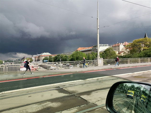 před deštěm v Praze