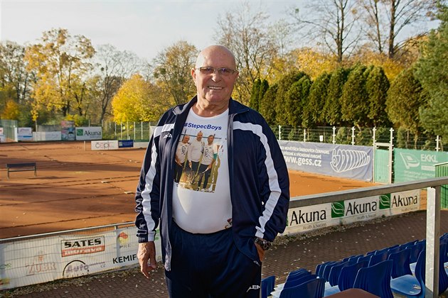 Vlastimil tpánek, bývalý profesionální tenisový hrá, dosud aktivní trenér a...