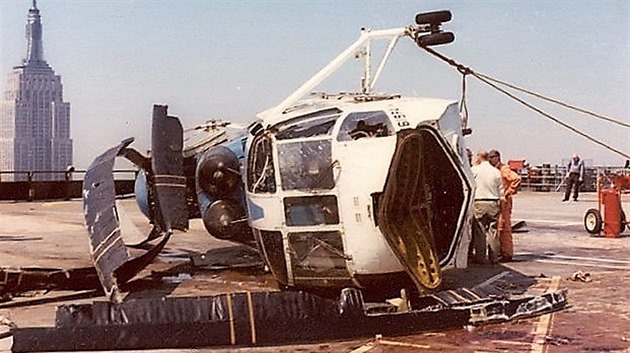 Havárie vrtulníku N619PA na střeše budovy PAN AM 16.5. 1977 Havárie vrtulníku N619PA na střeše budovy PAN AM 16.5. 1977