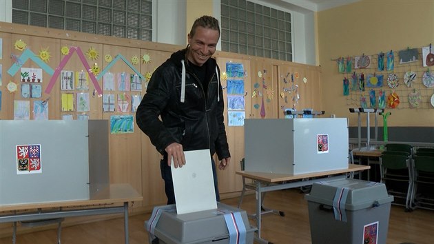 Předseda Pirátů Ivan Bartoš má odhlasováno Předseda Pirátů Ivan Bartoš má odhlasováno