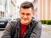 Osmadvacetiletého komika Jiřího Jakimu už vystupování před publikem živí. Osmadvacetiletého komika Jiřího Jakimu už vystupování před publikem živí.