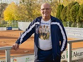 Vlastimil Štěpánek, bývalý profesionální tenisový hráč, dosud aktivní trenér a... Vlastimil Štěpánek, bývalý profesionální tenisový hráč, dosud aktivní trenér a...