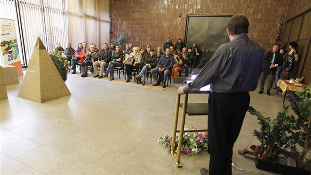 Ppravy stavby jihlavskho krematoria podle projektu Milana Blahuta zaaly v roce 1971, do zkuebnho provozu vak bylo krematorium sputno a v dubnu roku 1976. Letos zde doshnou hranice sta tisc eh. Chladic boxy krematoria maj kapacitu na padest tl. Novou ekologickou kreman pec zde uvedli do provozu v roce 1999.