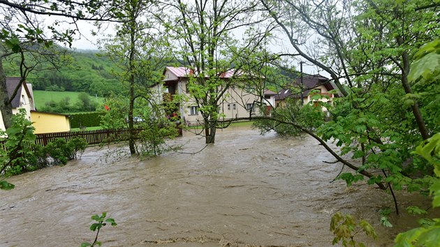 Bleskové povodn zpsobil vodní tok Senina ve Valaské Polance.