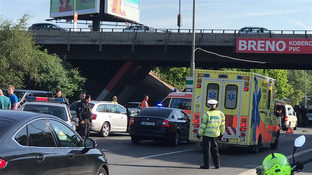 Policist zadreli na Jin spojce v Praze idie kradenho mercedesu. (23. 5. 2019)