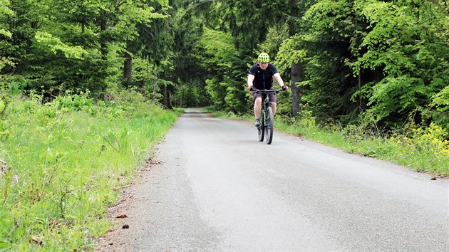 Vojensk cesta je pro cyklisty vzvou.