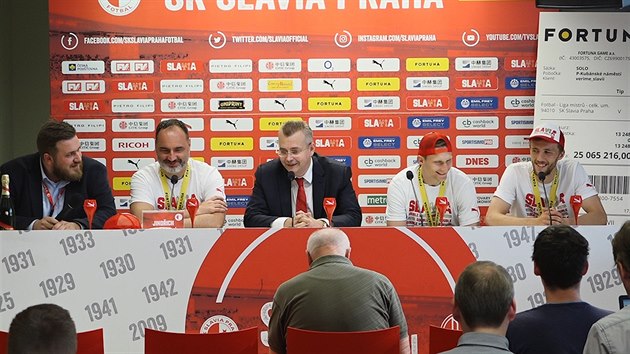 Tiskov konference SK Slavia Praha po zisku ligovho titulu