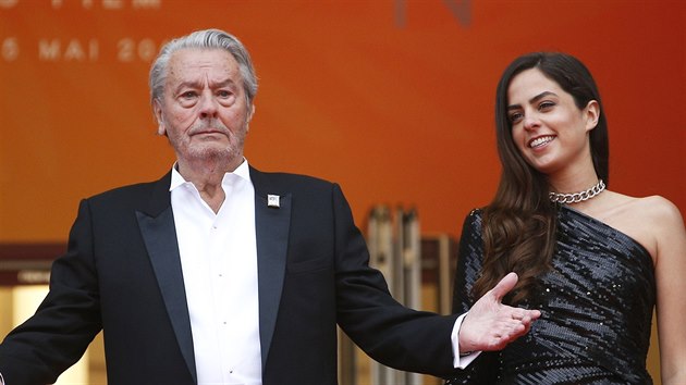 Alain Delon a jeho dcera Anouchka Delonov (Cannes, 19. kvtna 2019)