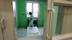 Úklid na sokolovské záchytné protialkoholní stanici. Úklid na sokolovské záchytné protialkoholní stanici.