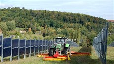 Mezi panely mohou zemědělci normálně hospodařit. Mezi panely mohou zemědělci normálně hospodařit.
