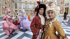 Nesměli chybět ani fotky na nádvoří ve Versailles (27.5.2019). Nesměli chybět ani fotky na nádvoří ve Versailles (27.5.2019).